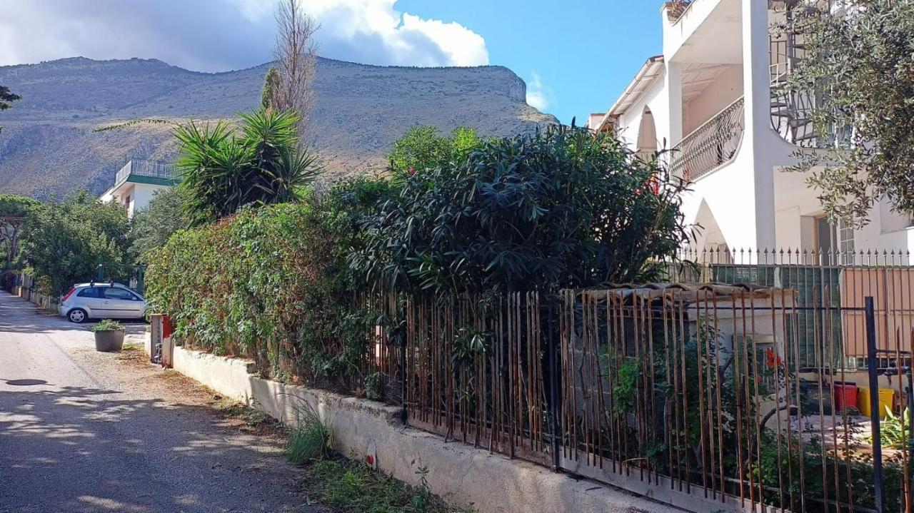 Camera Vicino L'Aeroporto Di Palermo Карини Экстерьер фото